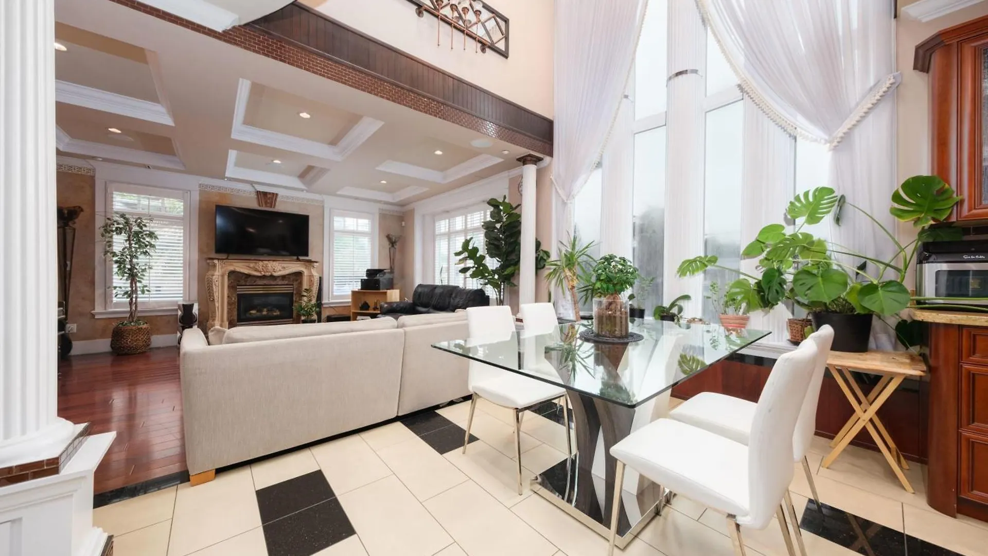 Luxurious 8-Bedroom Villa In Central Vancouver Canada